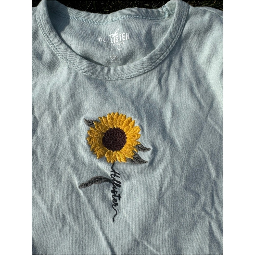 Hollister Sage Green Baby Sunflower Tee - Picture 3 of 4